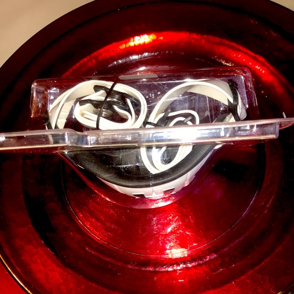 Gameday Armour | White Youths Chinstrap - Picture 4 of 5